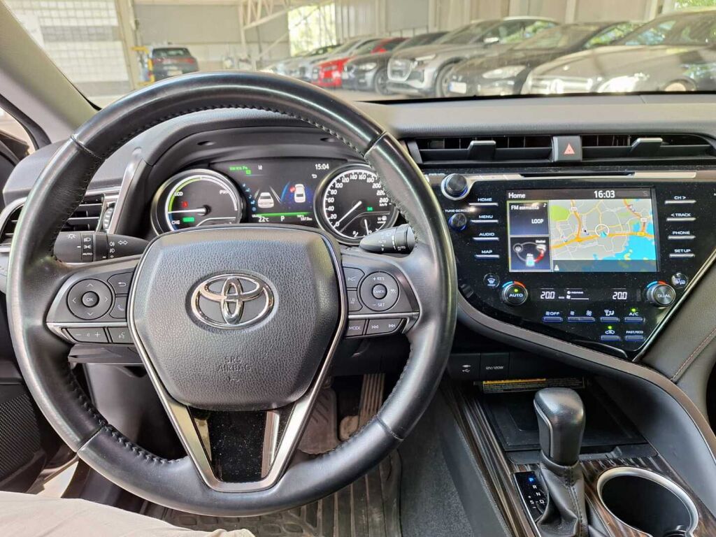 Toyota Camry 2021 Ruskea (beige)