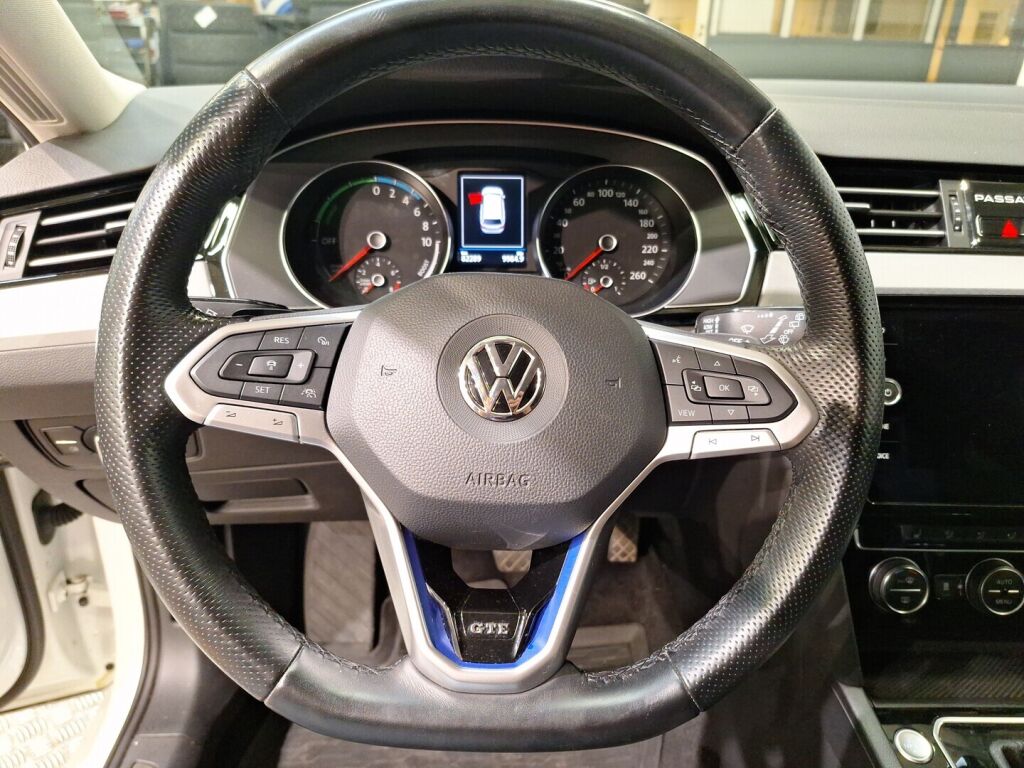 Volkswagen Passat 2019 Valkoinen