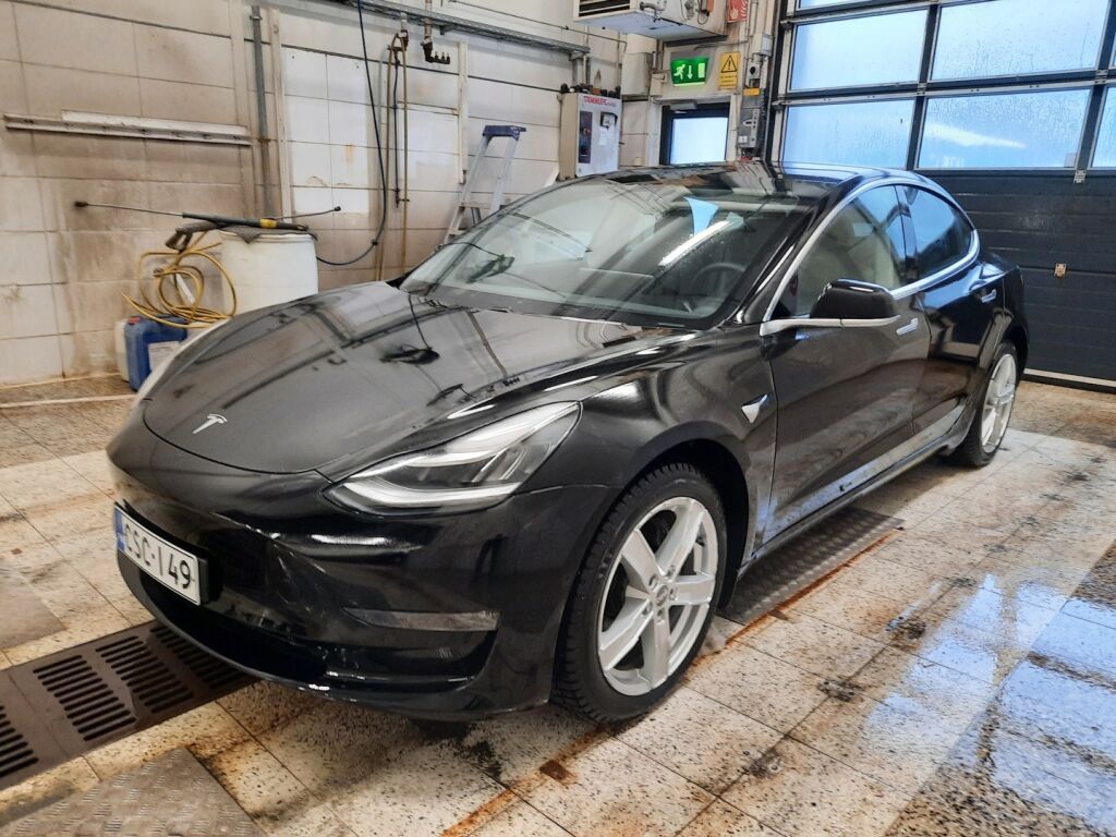 Tesla Model 3 2020 Musta