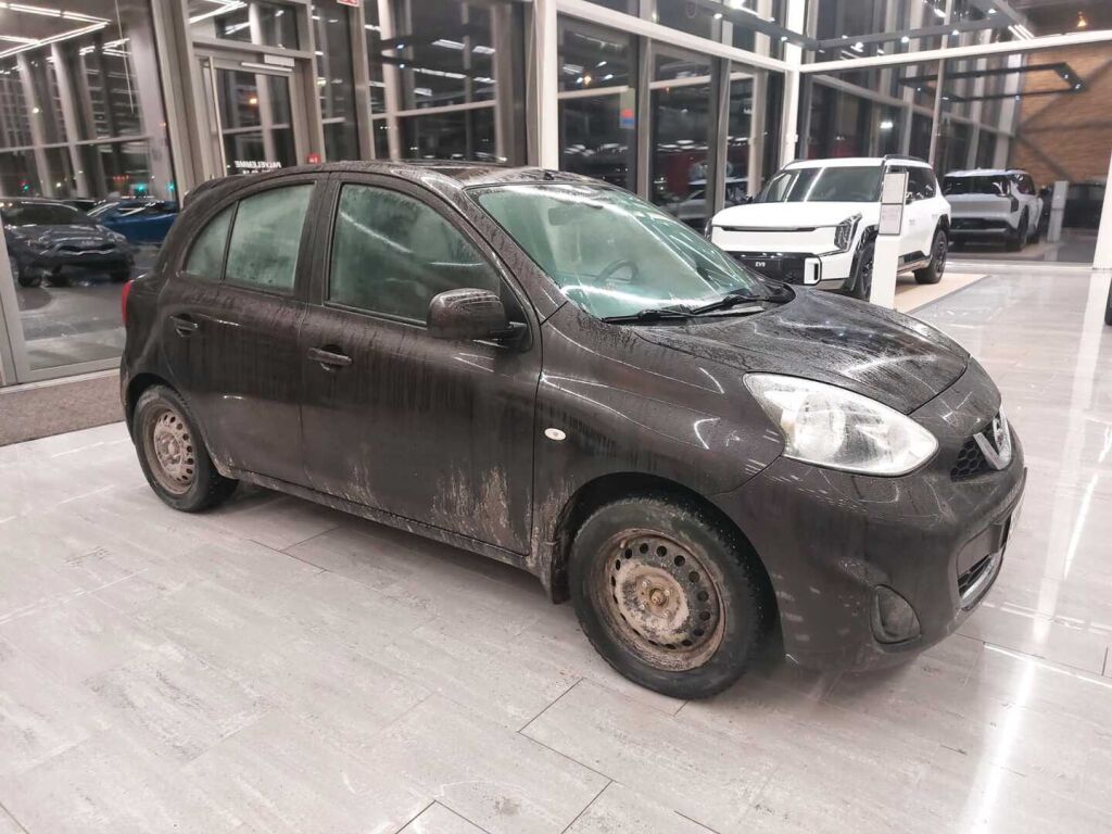 Nissan Micra 2015 Violetti