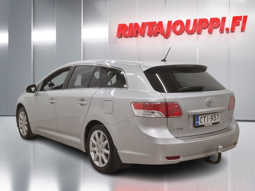 Toyota Avensis 2010 met. hopea