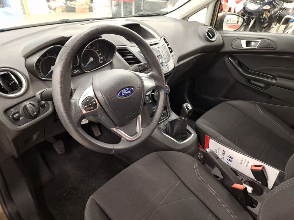 Ford Fiesta 2015 Ruskea (beige)