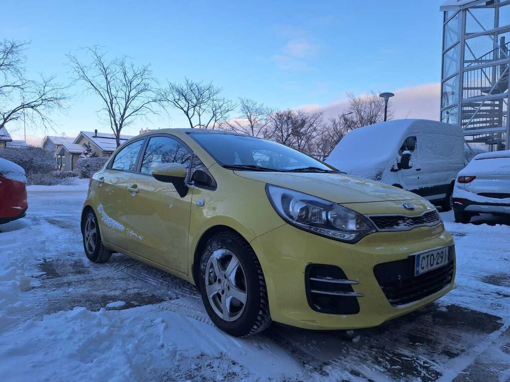 Kia Rio 2015 Keltainen