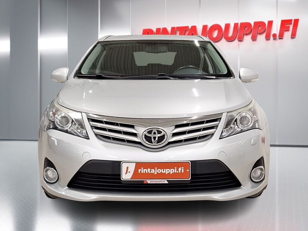 Toyota Avensis 2013 