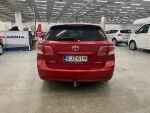 Toyota Avensis 2010 Punainen