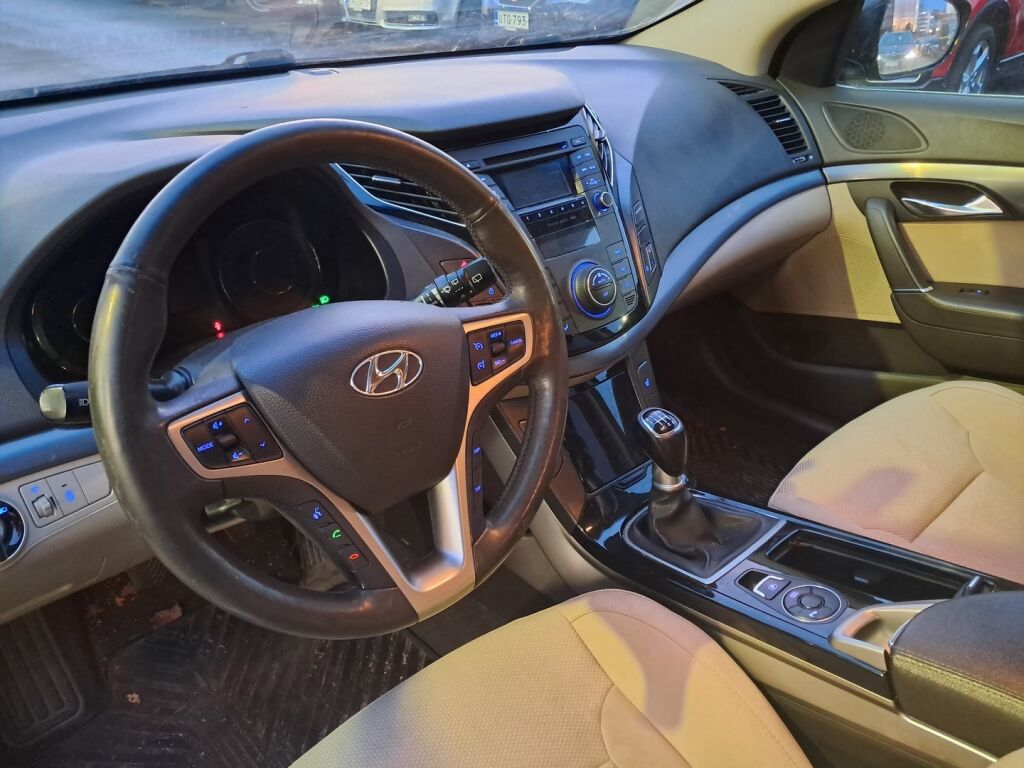 Hyundai i40 2012 Musta