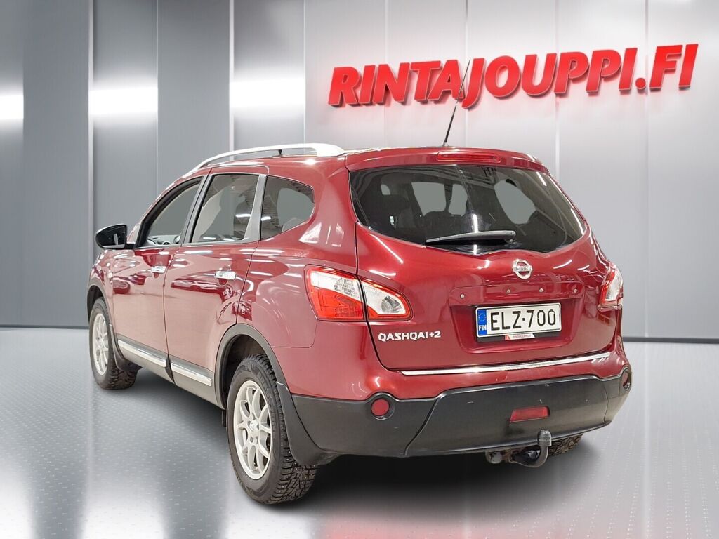 Nissan Qashqai+2 2011 Punainen