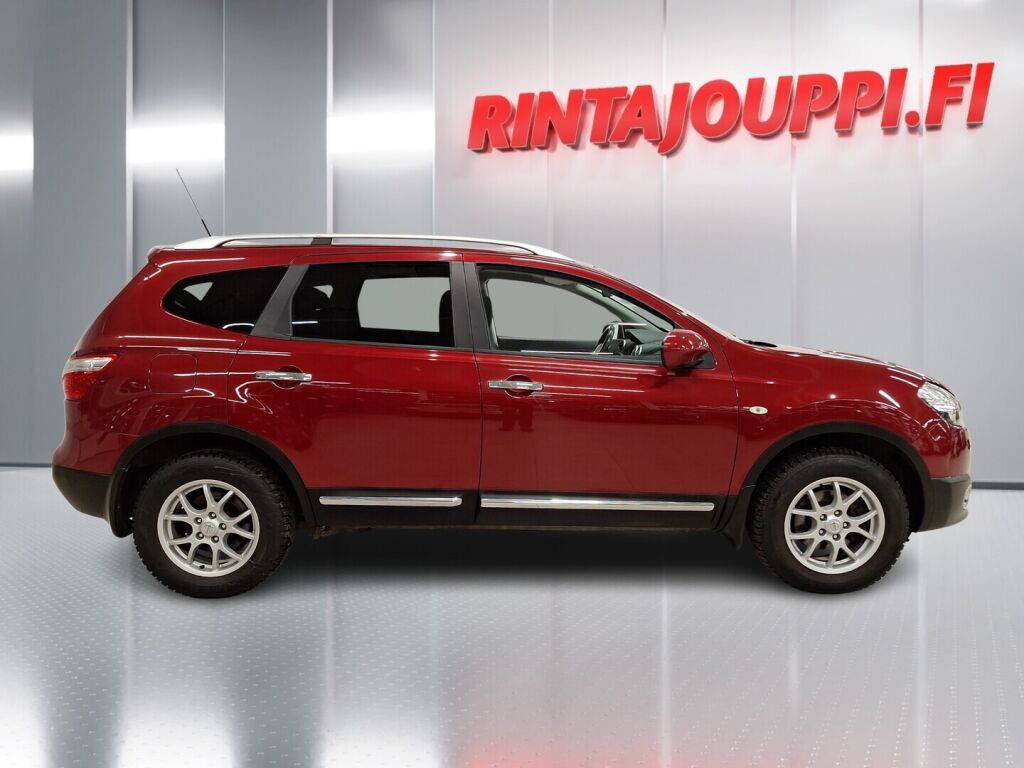 Nissan Qashqai+2 2011 Punainen