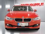 BMW 320 2013 Punainen