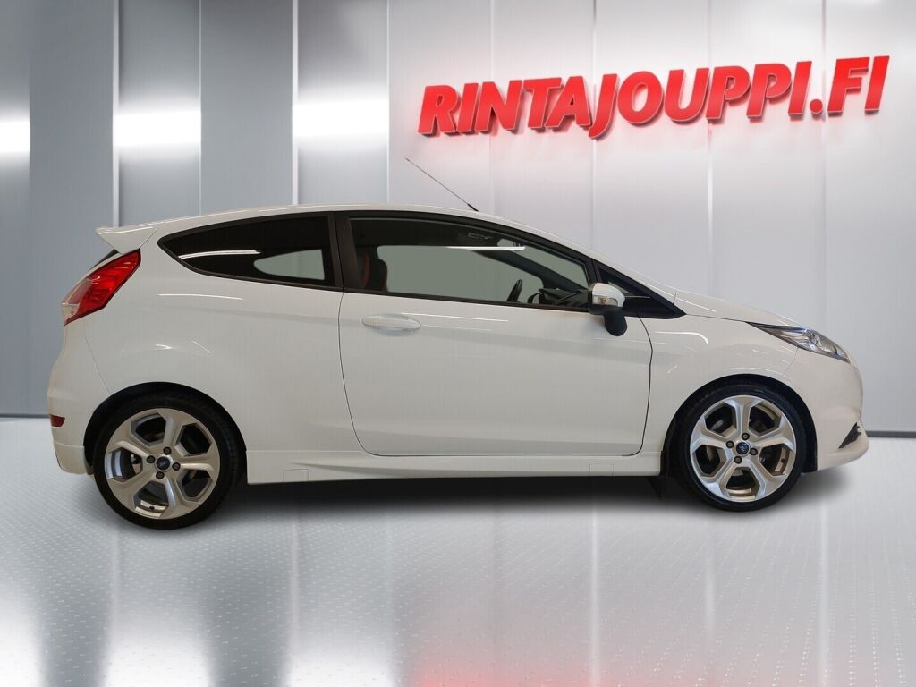 Ford Fiesta 2013 Valkoinen