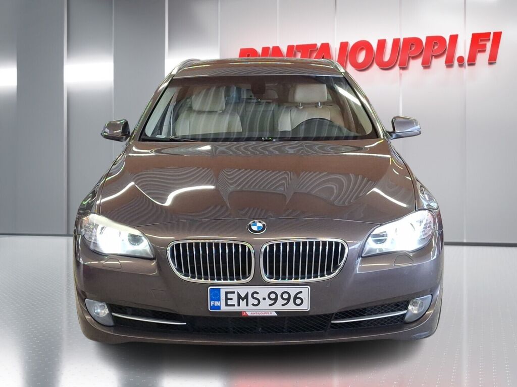 BMW 530 2011 Ruskea (beige)