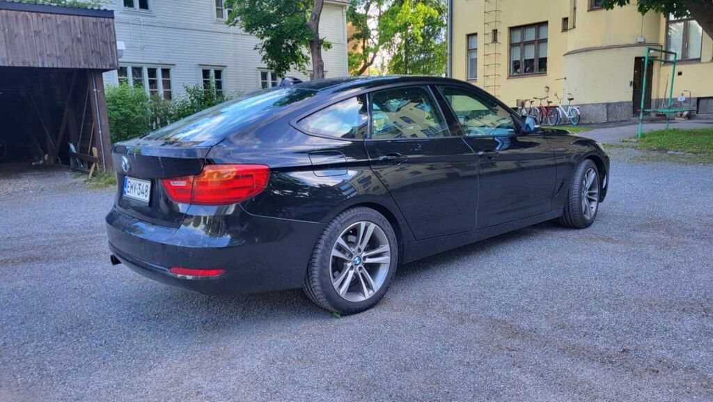 BMW 320 Gran Turismo 2014 Musta