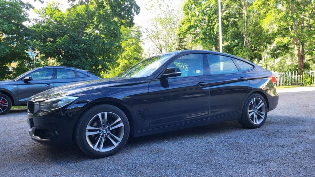 BMW 320 Gran Turismo 2014 Musta