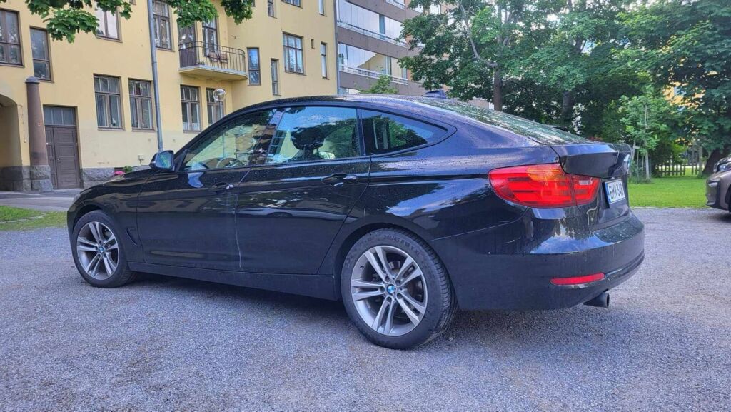 BMW 320 Gran Turismo 2014 Musta