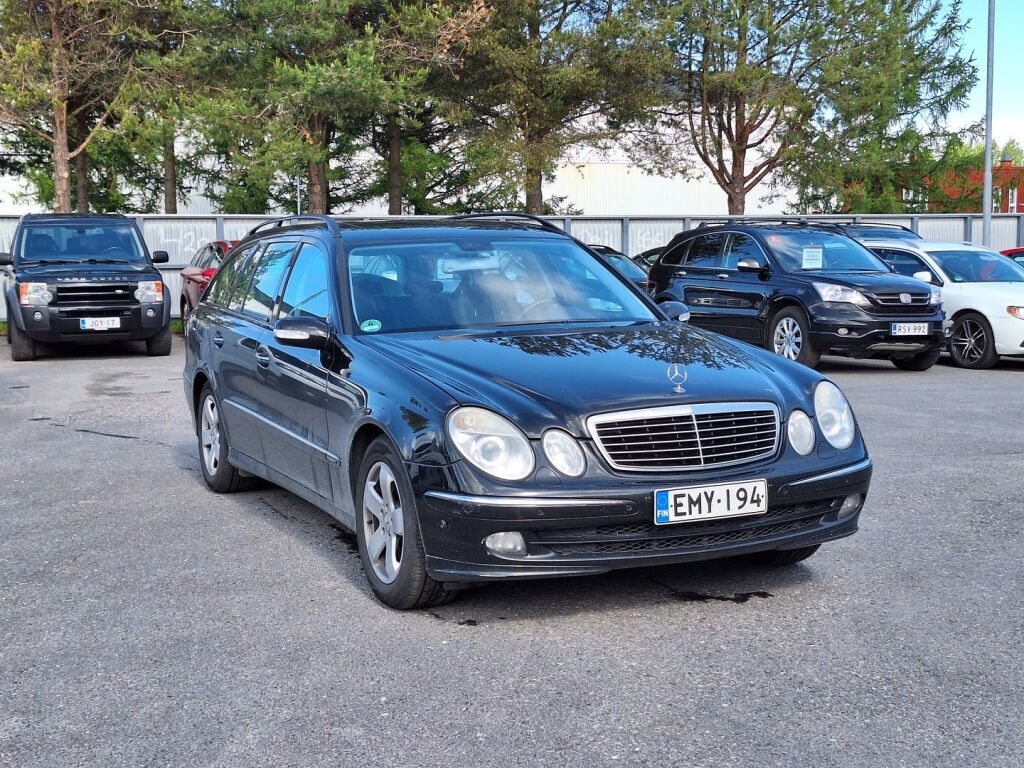 Mercedes-Benz E 2005 Musta