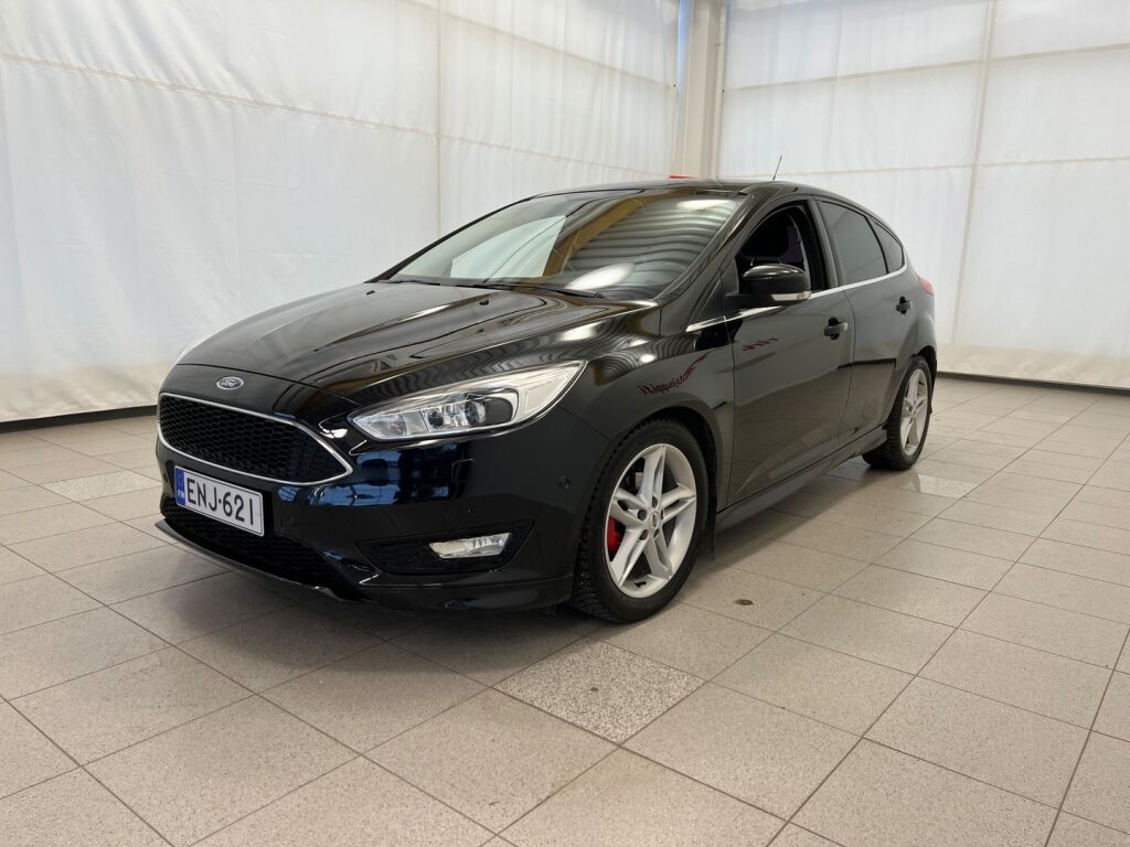 Ford Focus 2015 Musta