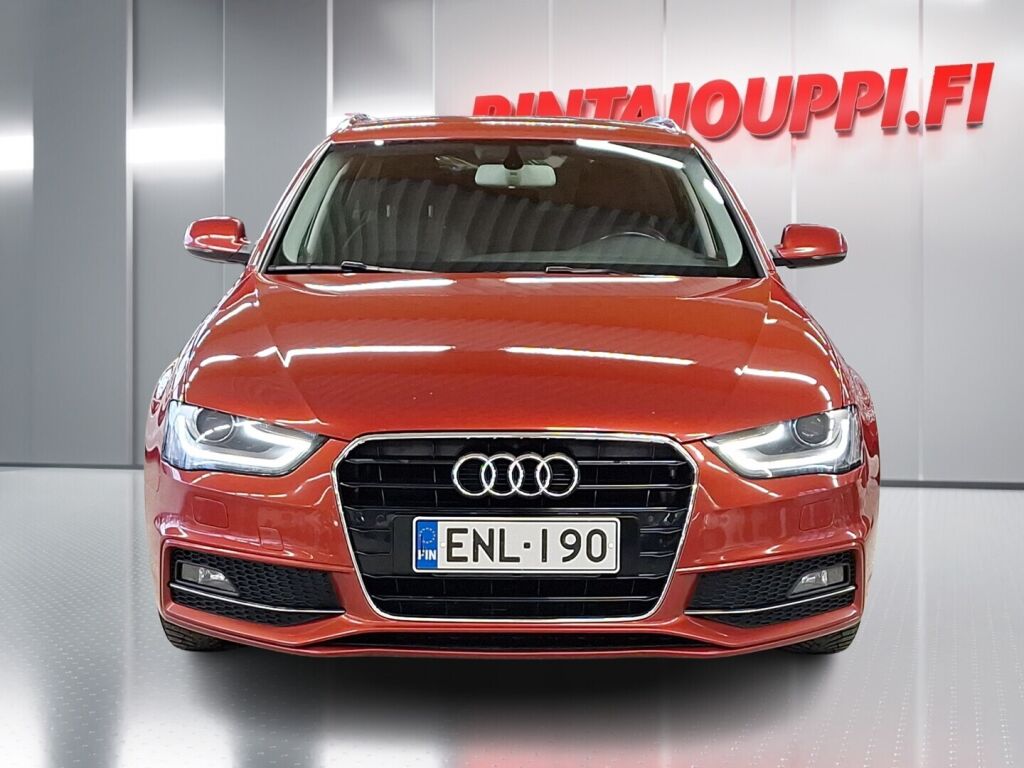 Audi A4 2015 Punainen