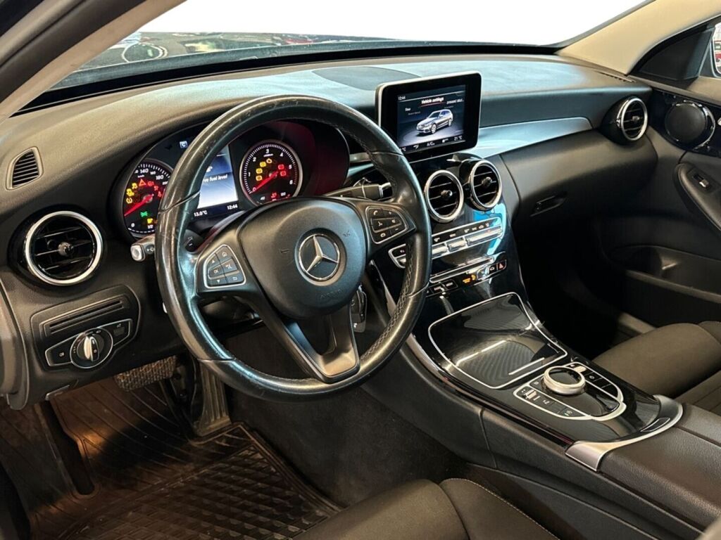 Mercedes-Benz C 2017 Musta