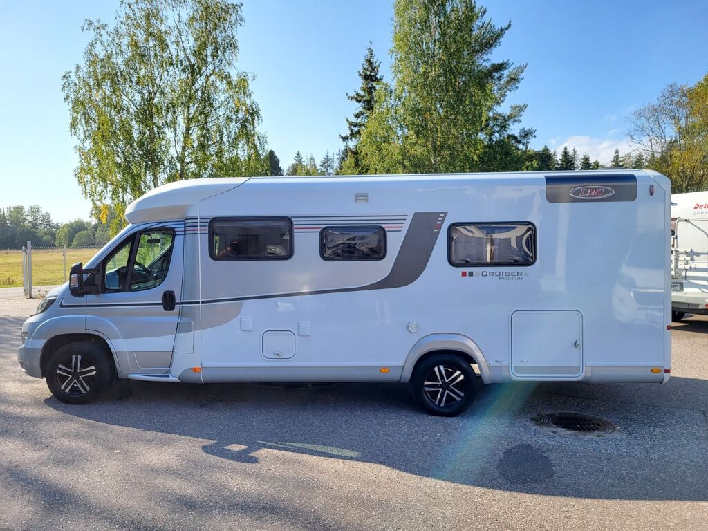 LMC T712 CRUISER PREMIUM 2018 Valkoinen