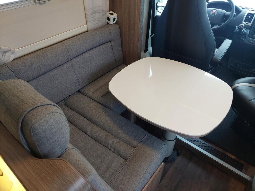 Kabe Travel Master C 740 LXL 2018 Valkoinen