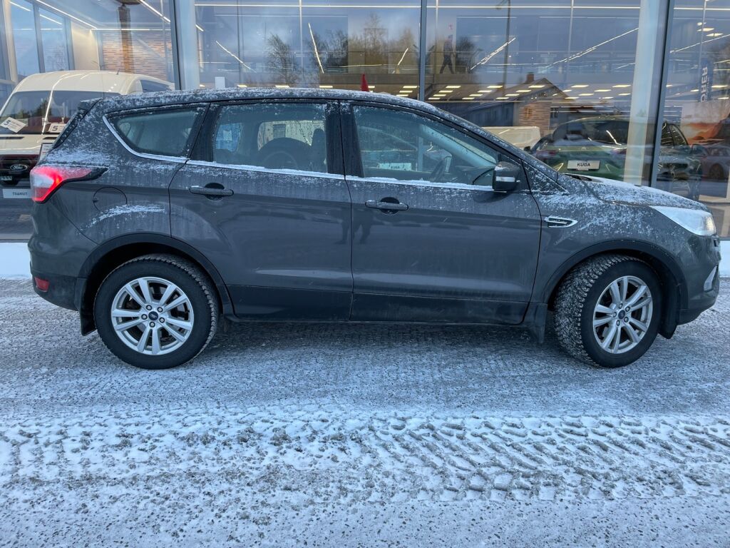 Ford Kuga 2018 Harmaa