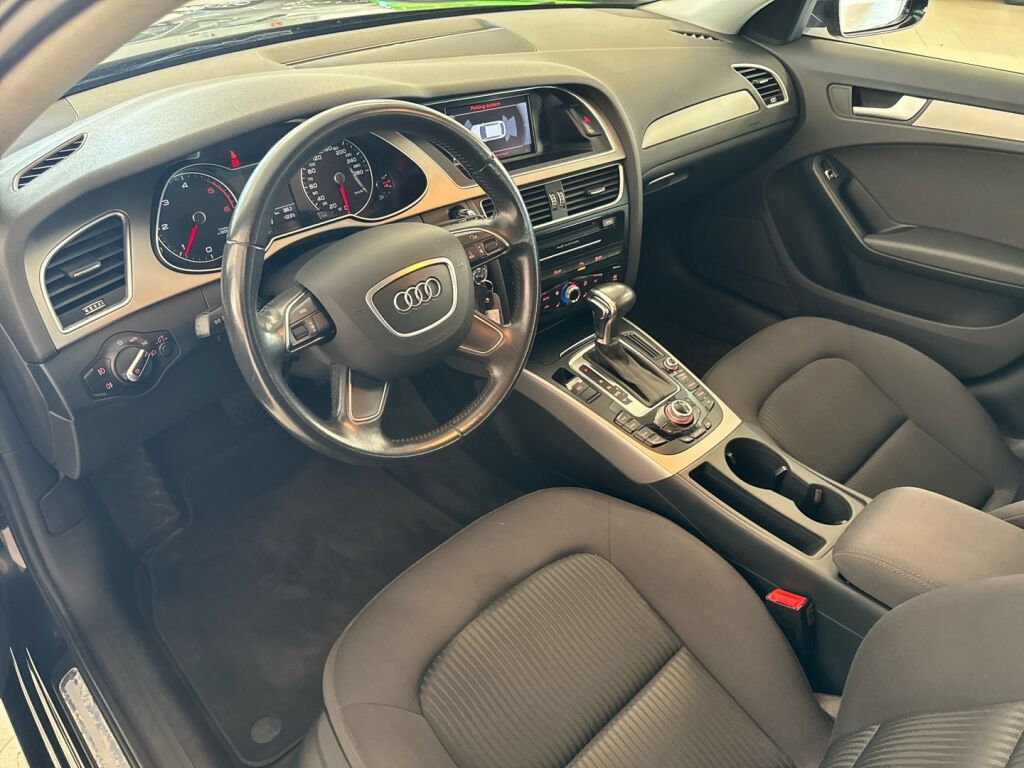 Audi A4 2014 Sininen