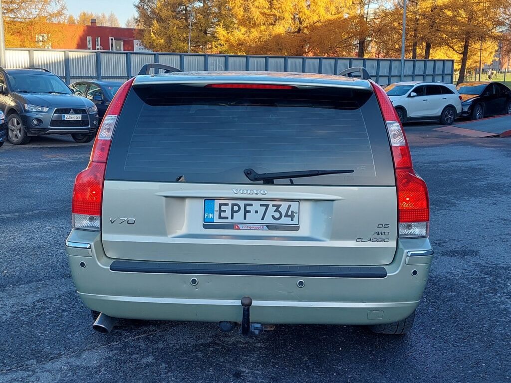 Volvo V70 2006 Keltainen