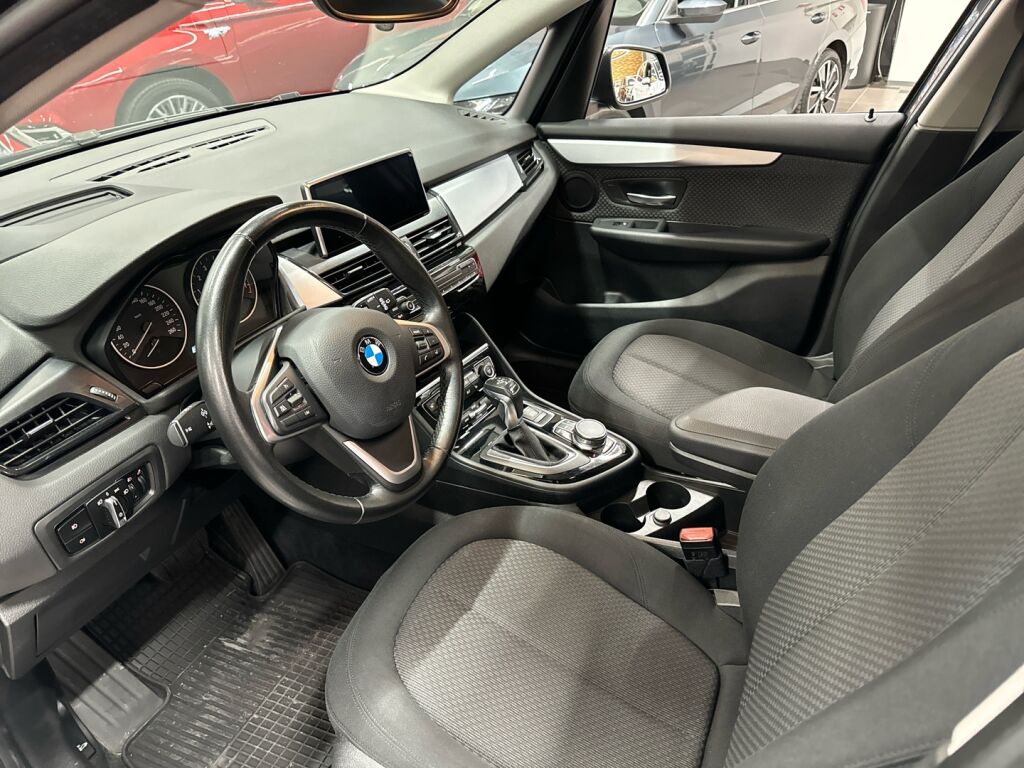 BMW 225 2017 Harmaa