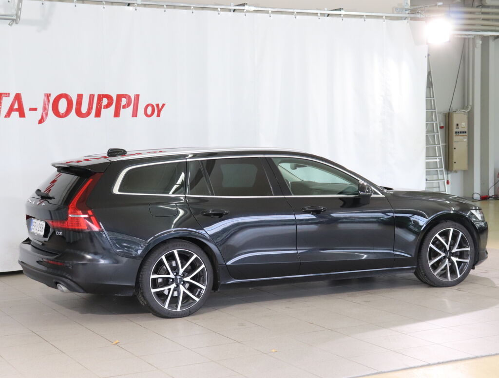 Volvo V60 2018 Musta