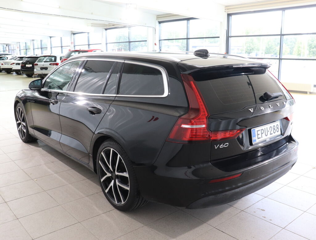 Volvo V60 2018 Musta