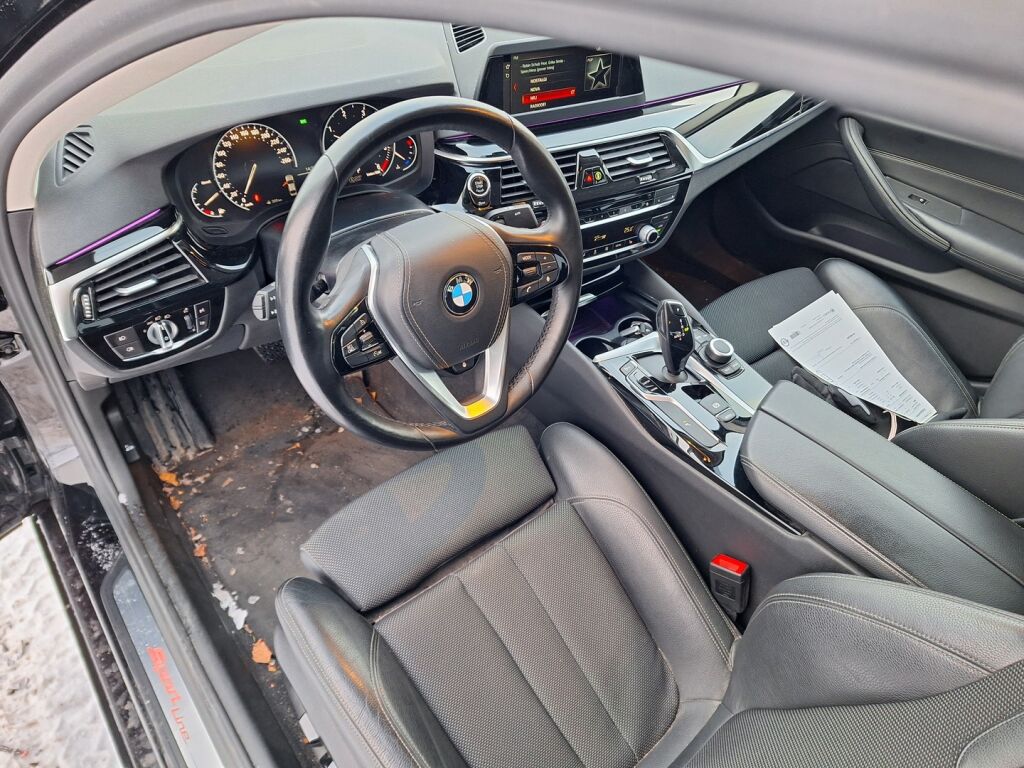 BMW 518 2018 Musta