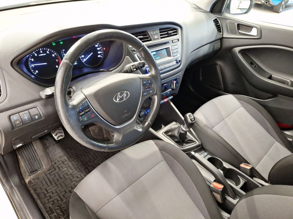 Hyundai i20 Active 2016 Valkoinen