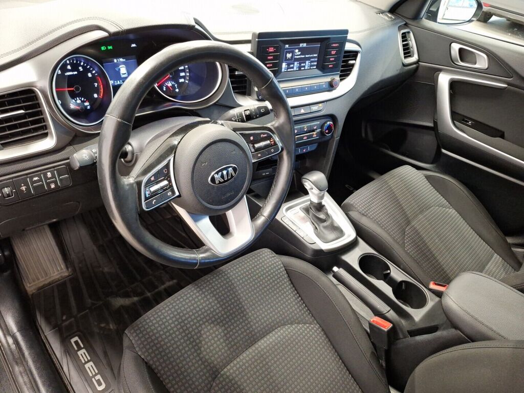 Kia Ceed 2020 Ruskea (beige)