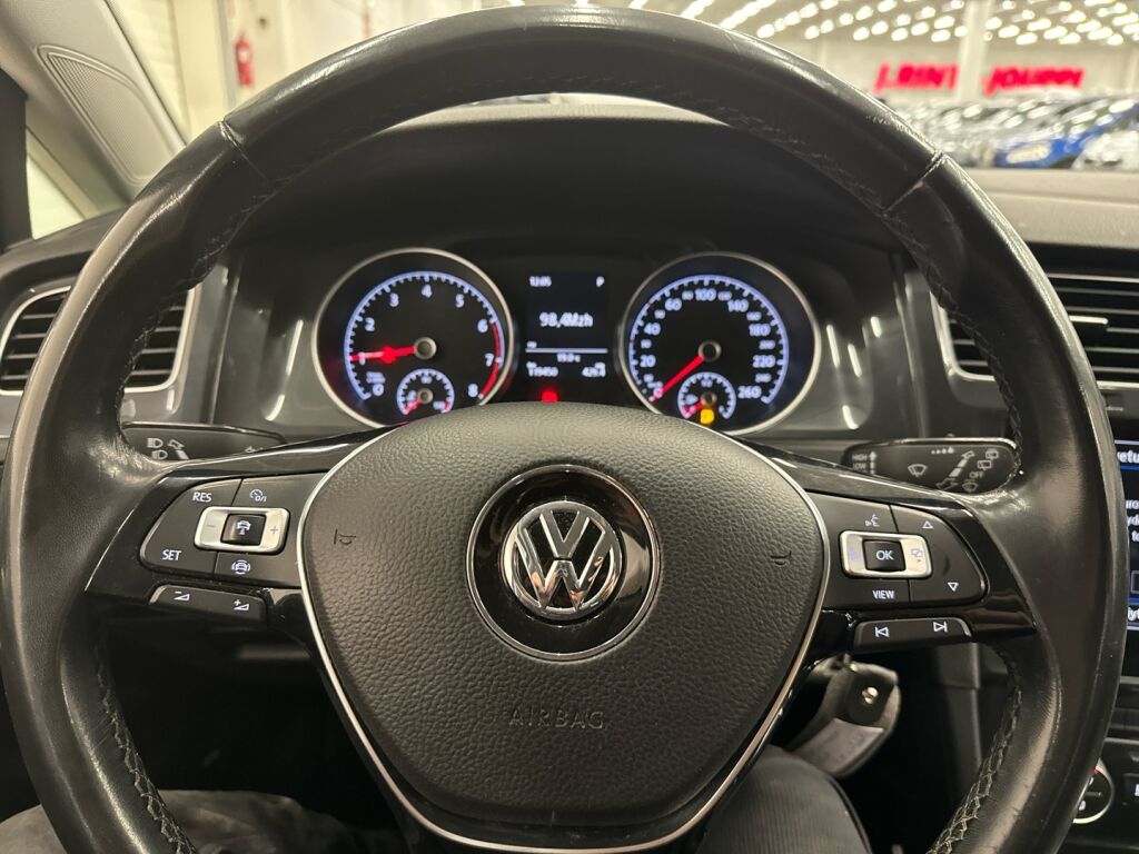 Volkswagen Golf 2020 Sininen