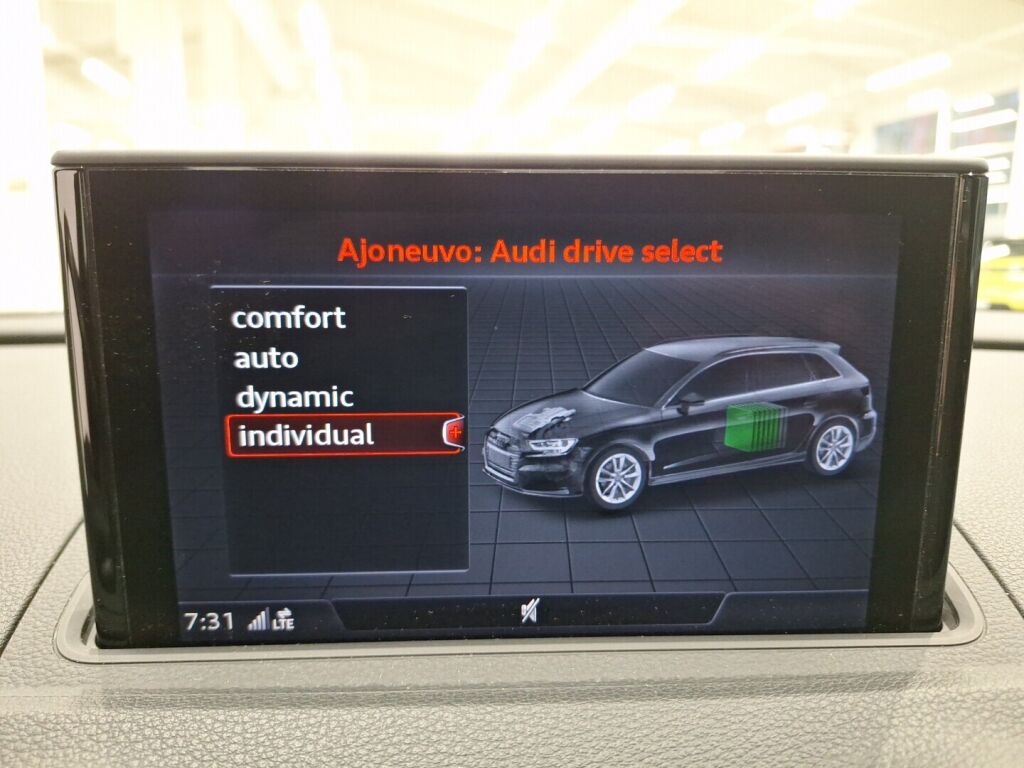 Audi A3 2018 Punainen