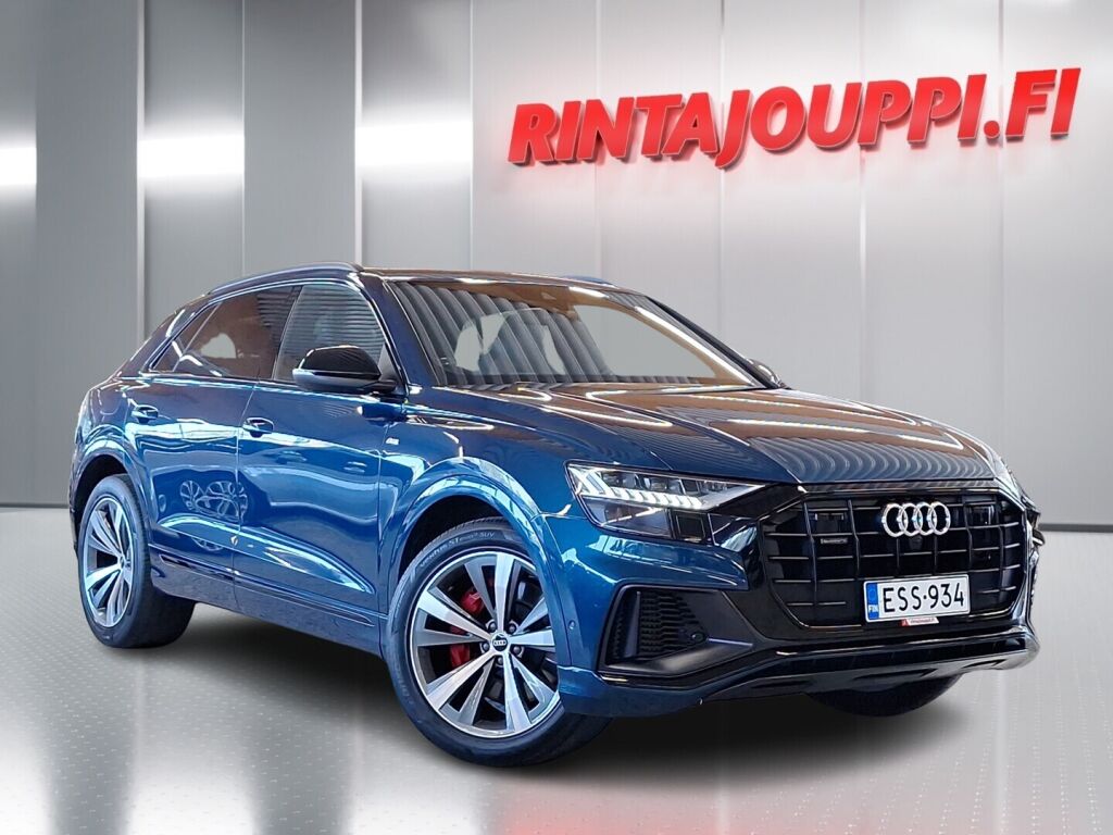 Audi Q8 2021 Sininen