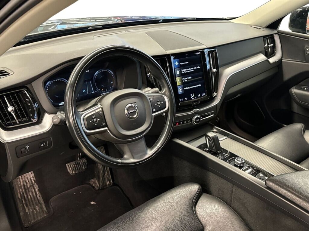 Volvo XC60 2020 Musta