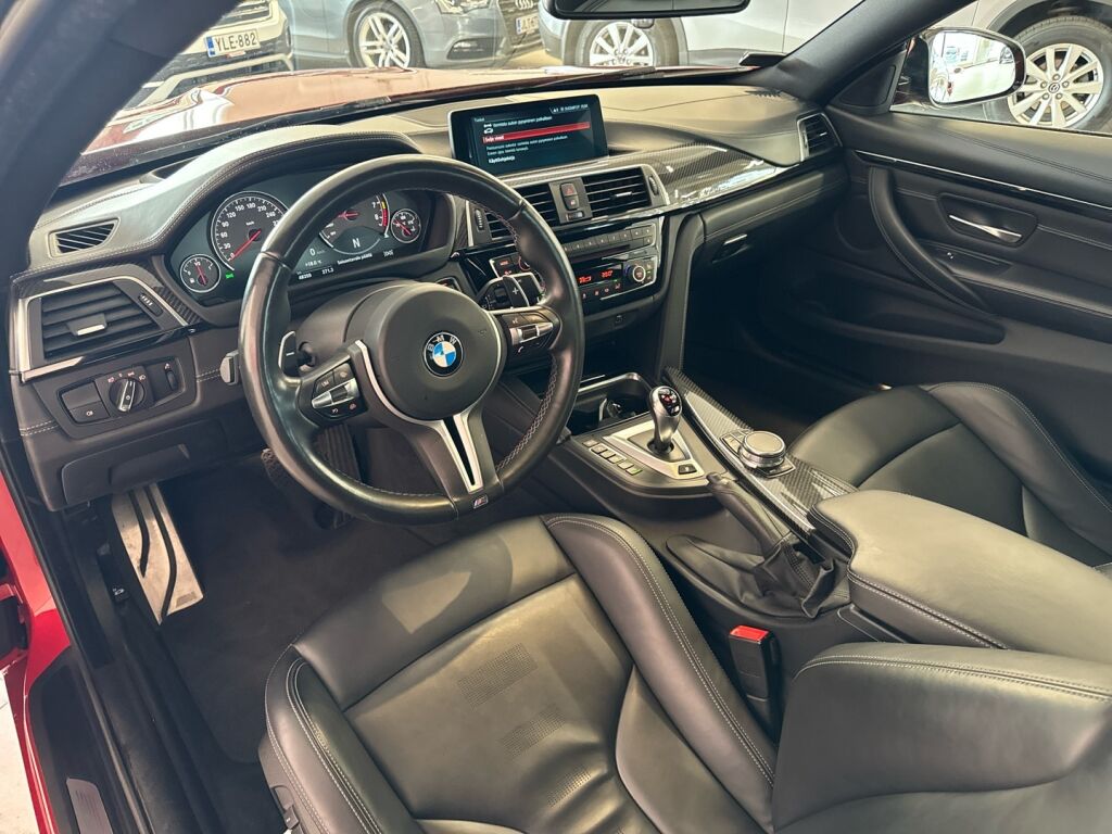 BMW M4 2017 Punainen