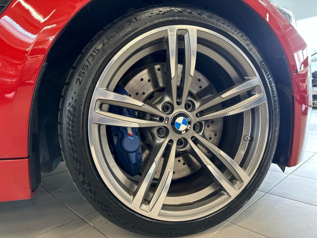 BMW M4 2017 Punainen