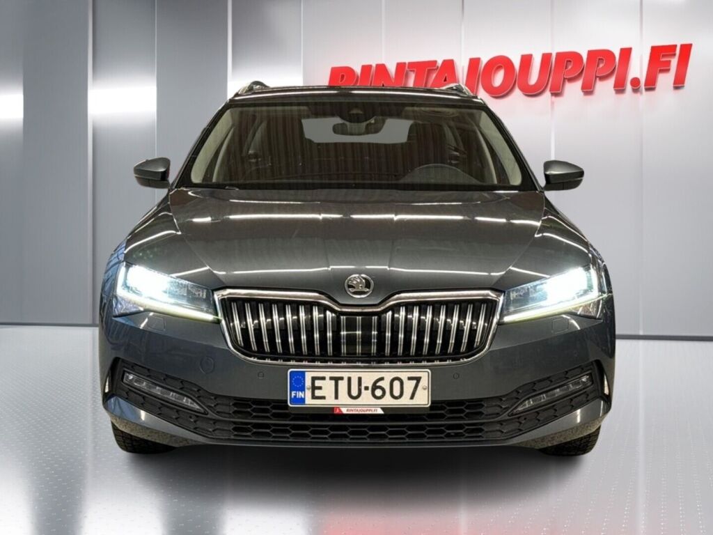 Skoda Superb 2022 Harmaa