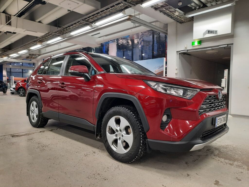 Toyota RAV4 2022 Punainen