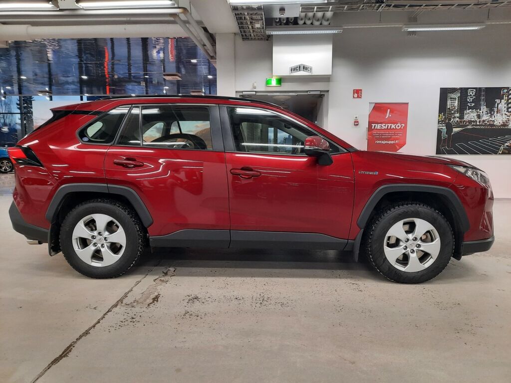 Toyota RAV4 2022 Punainen