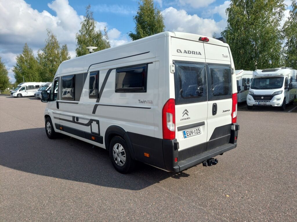 Adria Twin Axess 640 SL 2021 Valkoinen