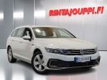 Volkswagen Passat 2021 Valkoinen