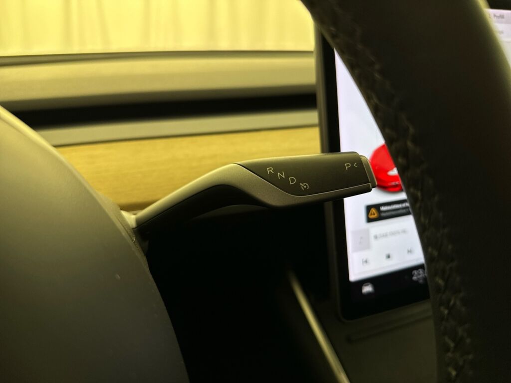 Tesla Model 3 2019 Harmaa