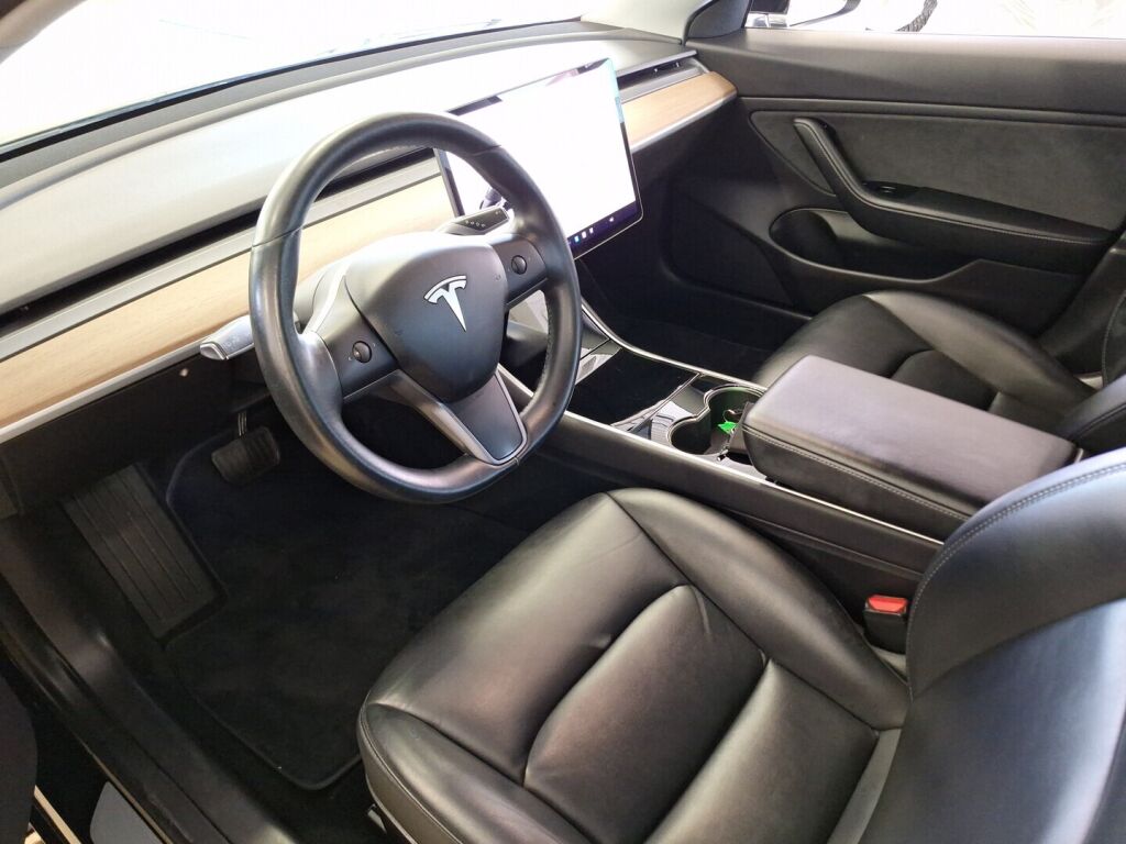 Tesla Model 3 2019 Musta