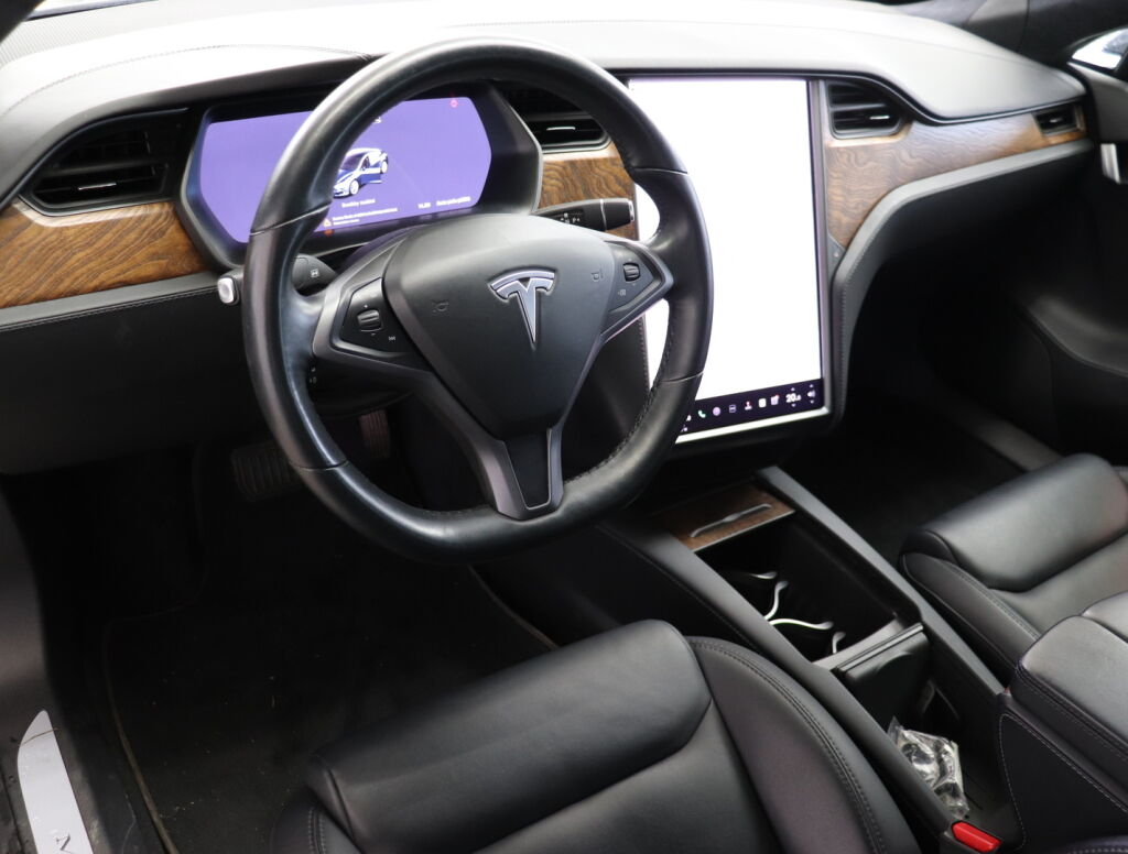 Tesla Model S 2020 