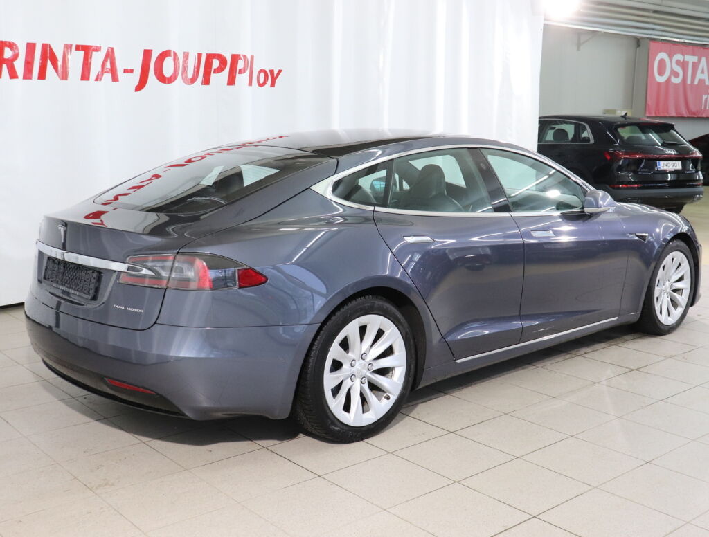 Tesla Model S 2020 