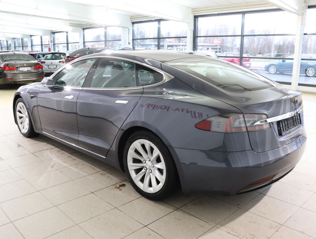 Tesla Model S 2020 