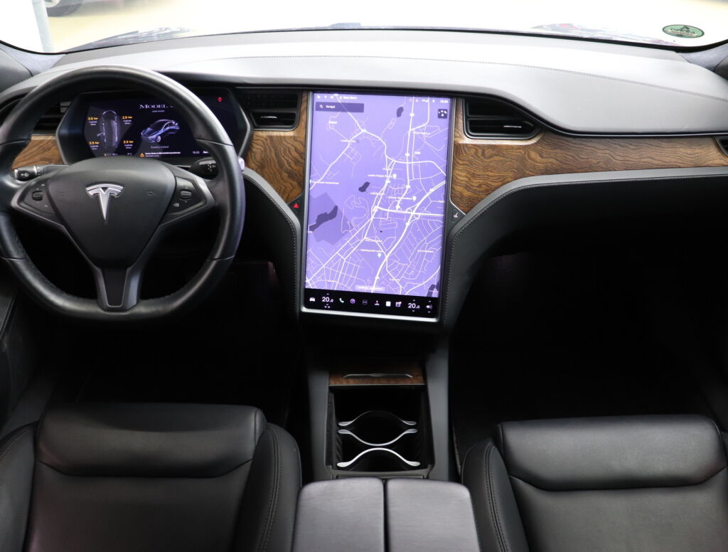 Tesla Model S 2020 